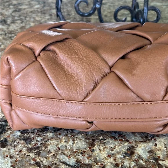 Luxurious Brown Leather Satchel - Picture 8 of 11